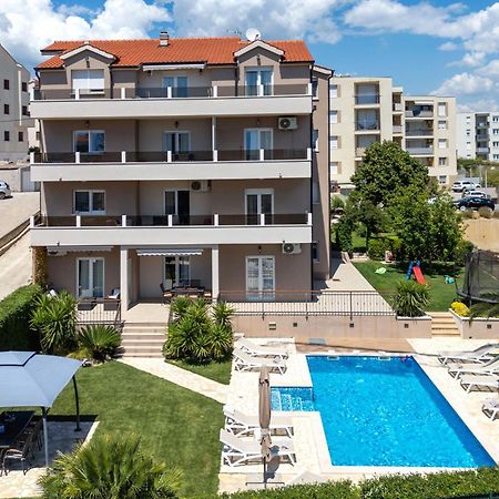 Sunny Garden A2 Apartment Split Exterior photo